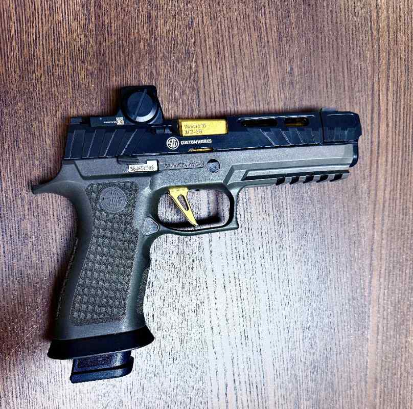 P320 Spectre Comp w/ Romeo X red dot