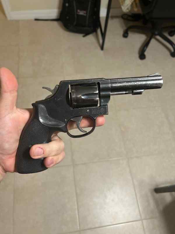 Smith and Wesson 10-11