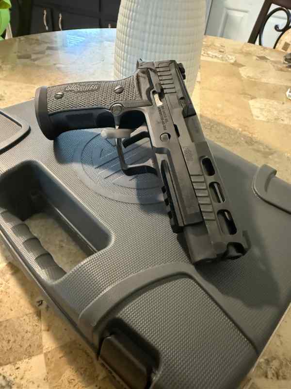 Sig AXG Pro 