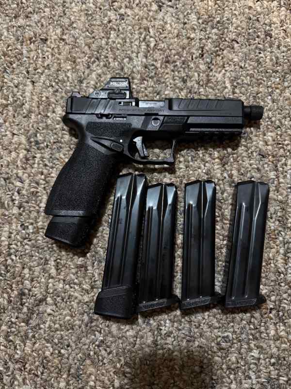 Springfield Echelon Threaded barrel and Extra mags