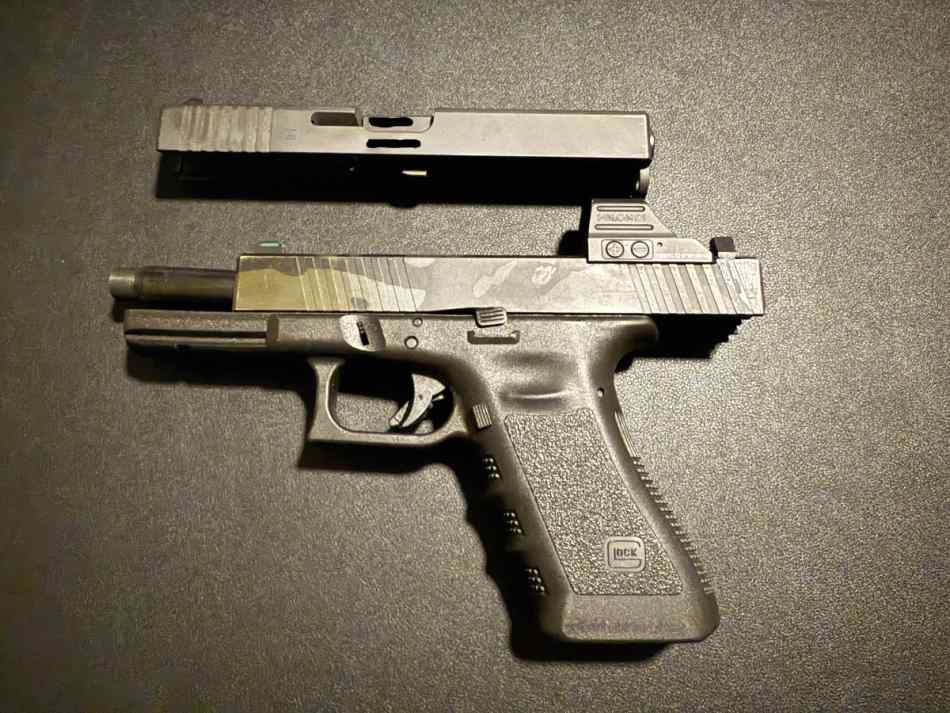 Looking to trade my Glock 17 and Extras