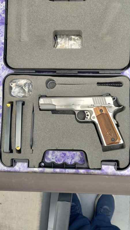TAURUS 1911. .45