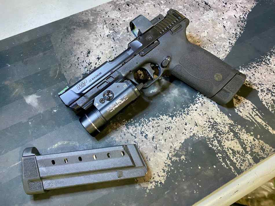S&amp;W M&amp;P 22 Magnum