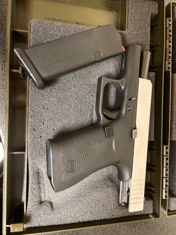 Two Tone Discontinued Glock 43X
