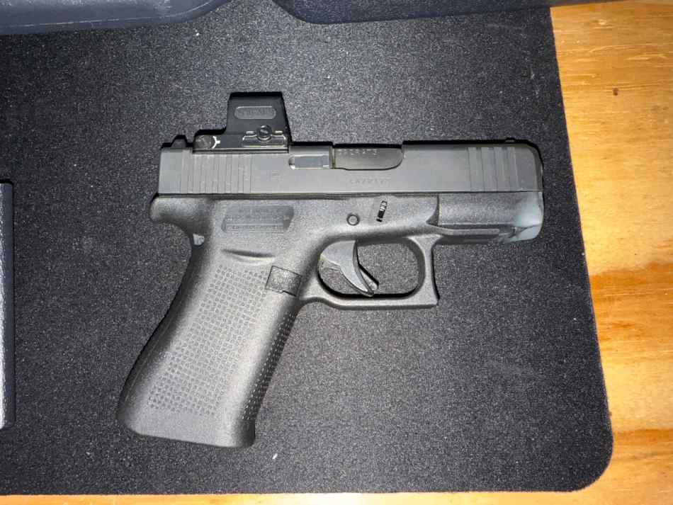 Glock 43x w/ Holosun EPS Carry