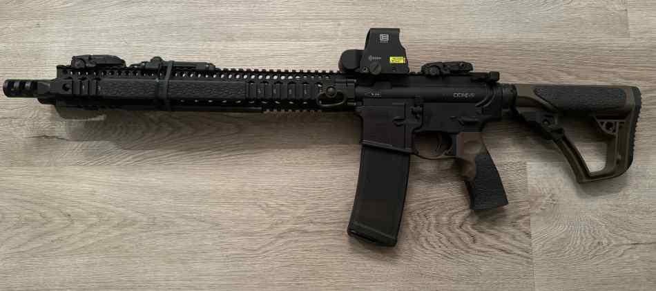 Daniel Defense V9