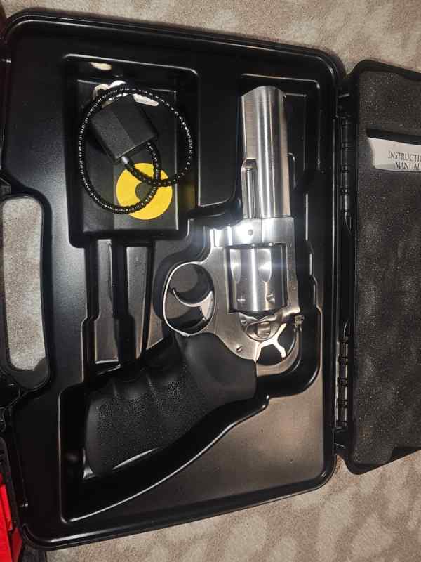 RUGER 357 4&quot; BRAND NEW IN BOX 