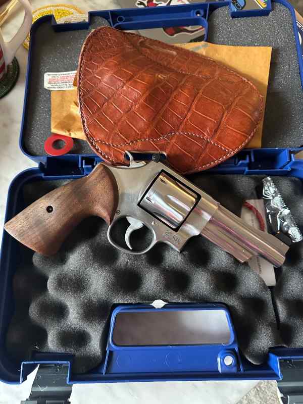 Smith &amp; Wesson 629 Mountain Gun 44 Mag