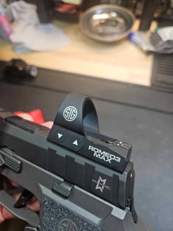 Sig Sauer (1).jpg