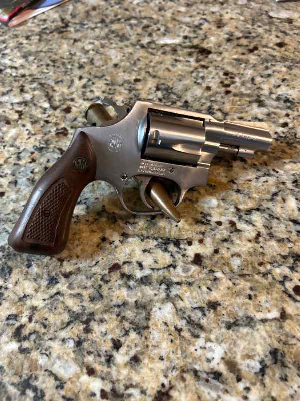 ROSSI .38 STAINLESS 5 SHOT SNUB NOSE REVOLVER