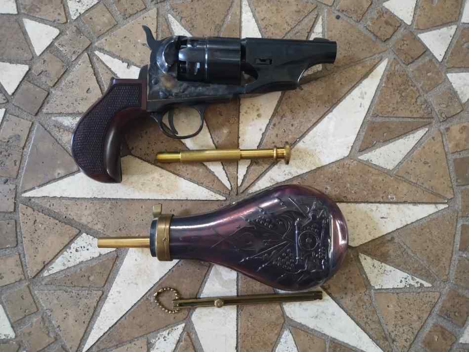 Pietta 1860 44 cal snubnose black powder revolver