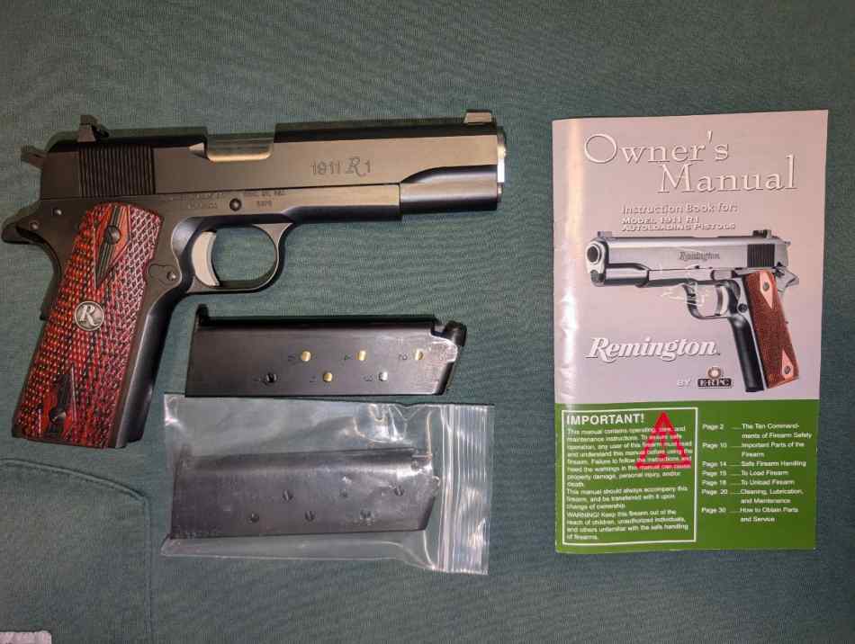 REMINGTON R1 1911. LIKE NEW. 