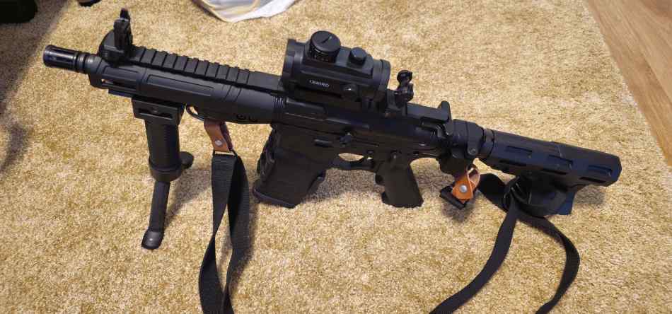 AR-15 Pistol Concealable with Folding Gas Tube