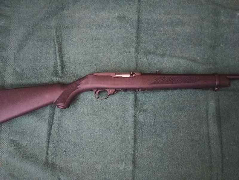 Ruger 10/22 rifle polymer stock / As new condition