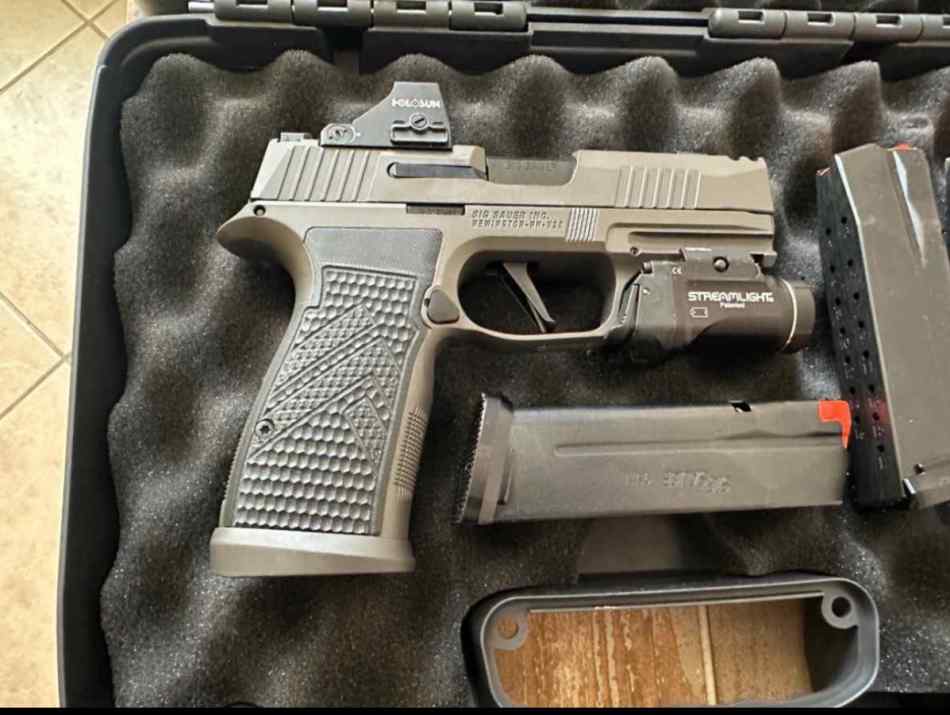 BNIB SIG SAUER P365 AXG LEGION HOLOSUN STREAMLIGHT