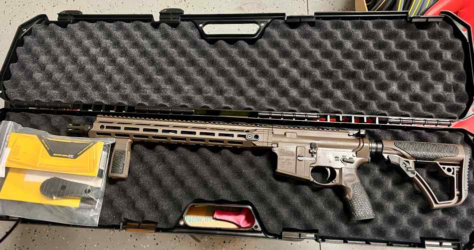 Daniel Defense DDM4V7 Brown/FDE NEW