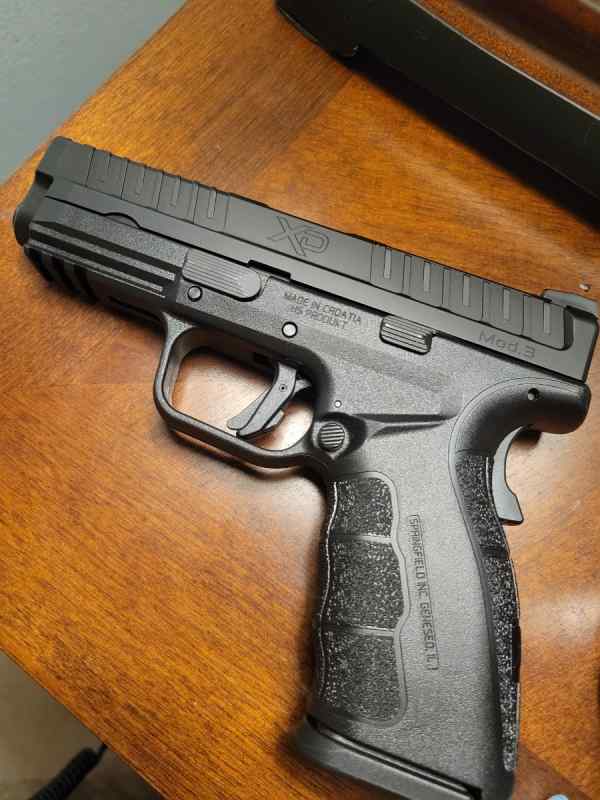 WTT Ruger sr40c and Springfield xd mod 3 9mm unfir