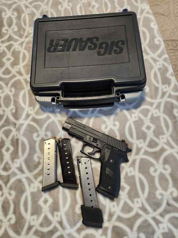 Sig Sauer P220