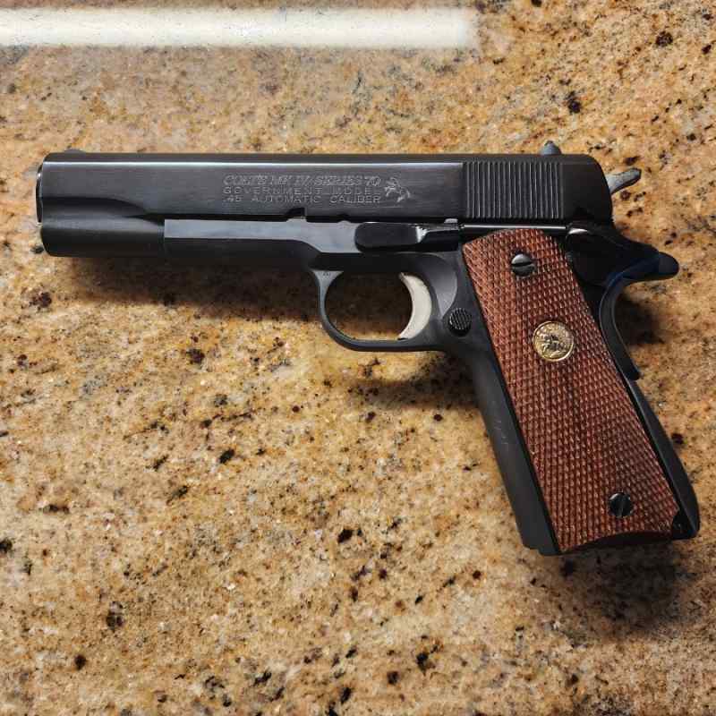 Nearly mint 1976 Colt 1911 70 series Mark IV 45