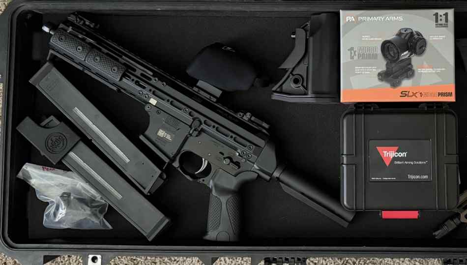 LWRC SMG-45 cal - like new! 