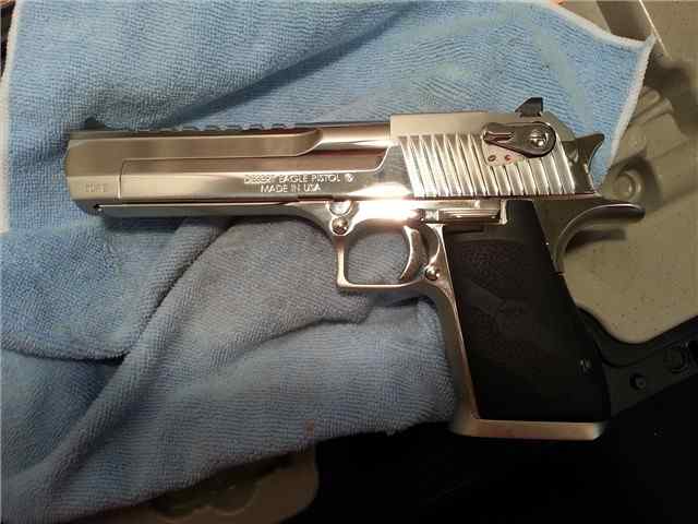 Magnum Research Desert Eagle .50 AE