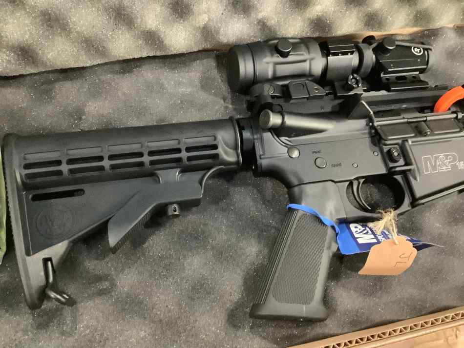 Smith and Wesson M&amp;P 15 (NEW/NEVER FIRED IN BOX)