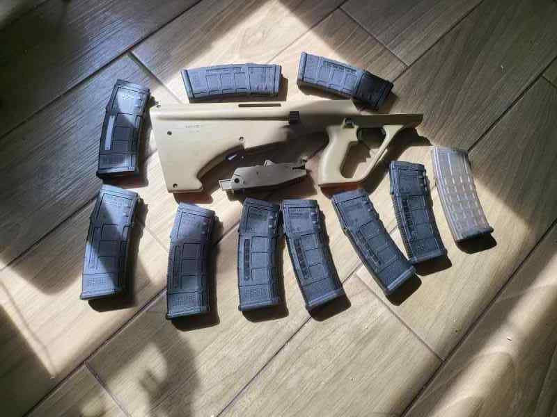 Steyr aug stock and magazines sell or trade