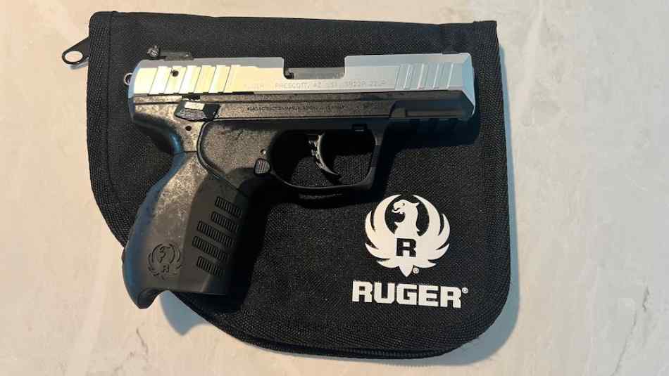 RUGER_SR22PS.8.jpeg
