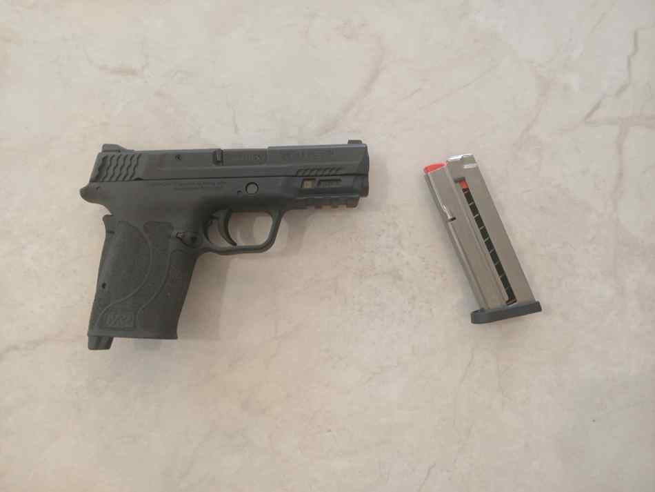 Smith &amp; Wesson Shield EZ 9mm