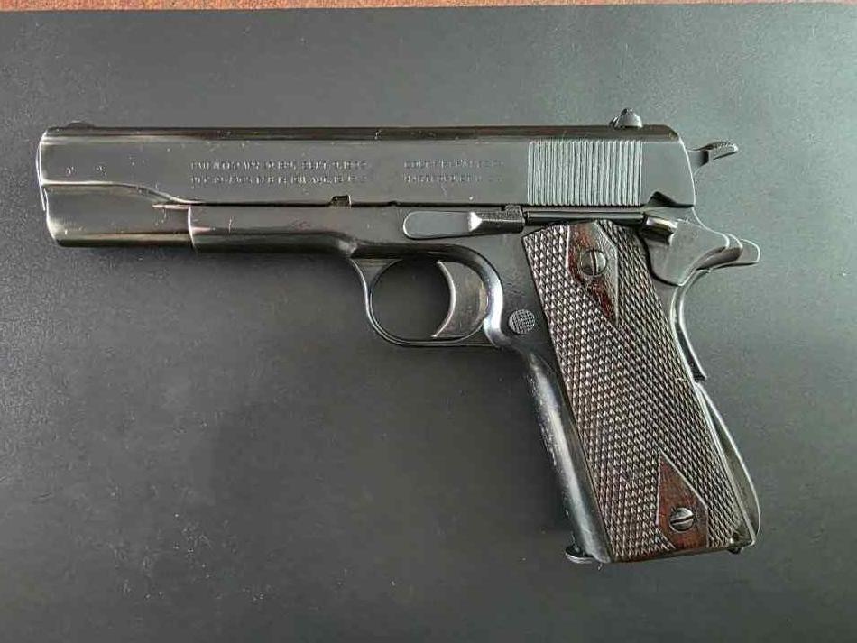 Colt 1911 .45 Made in 1918  - Very Nice with xtras