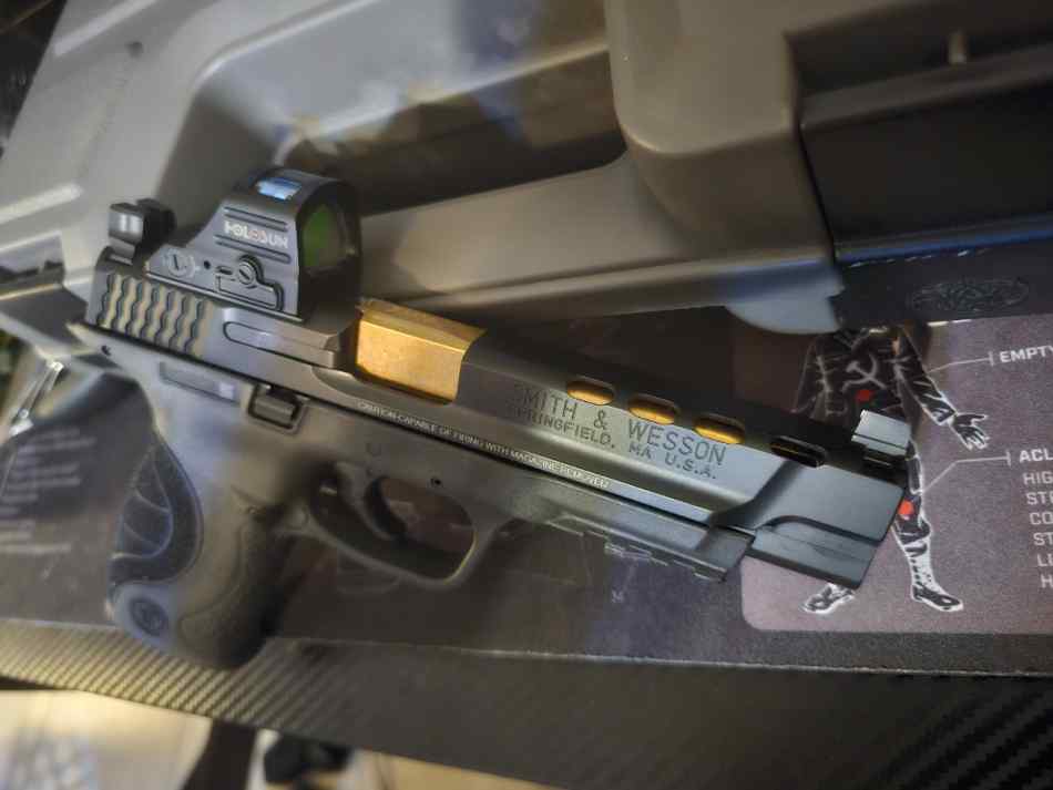 Smith and Wesson Preformance Center M&amp;P 9L 