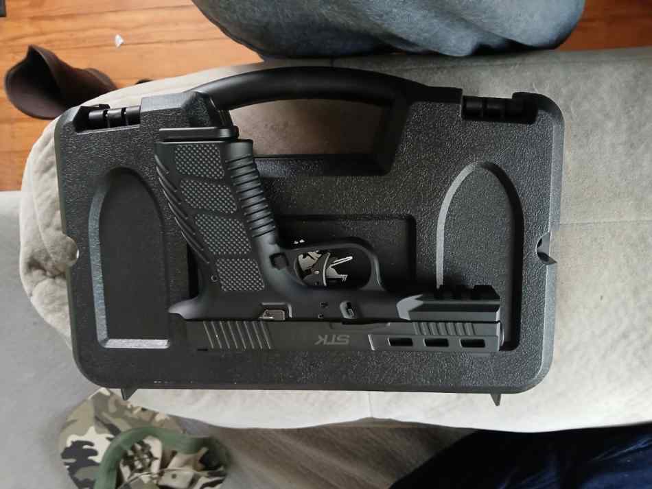 Rockisland stk100. Metal glock 17 clone