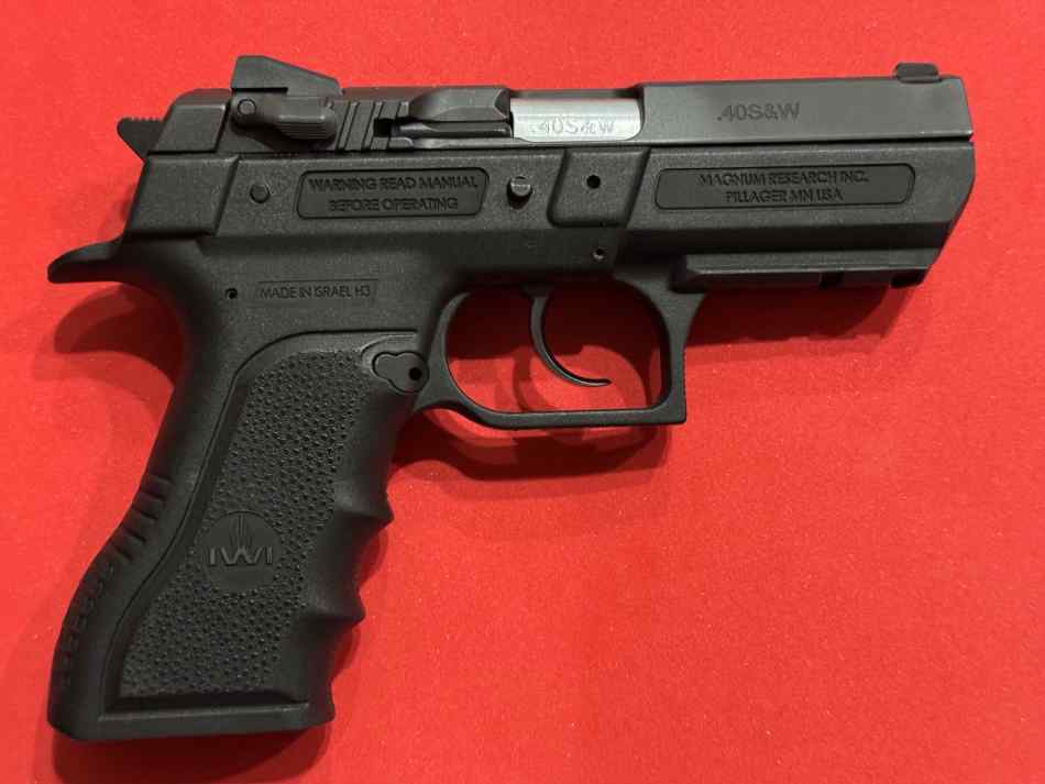 Magnum Research Baby Desert Eagle .40 w/ Ammo