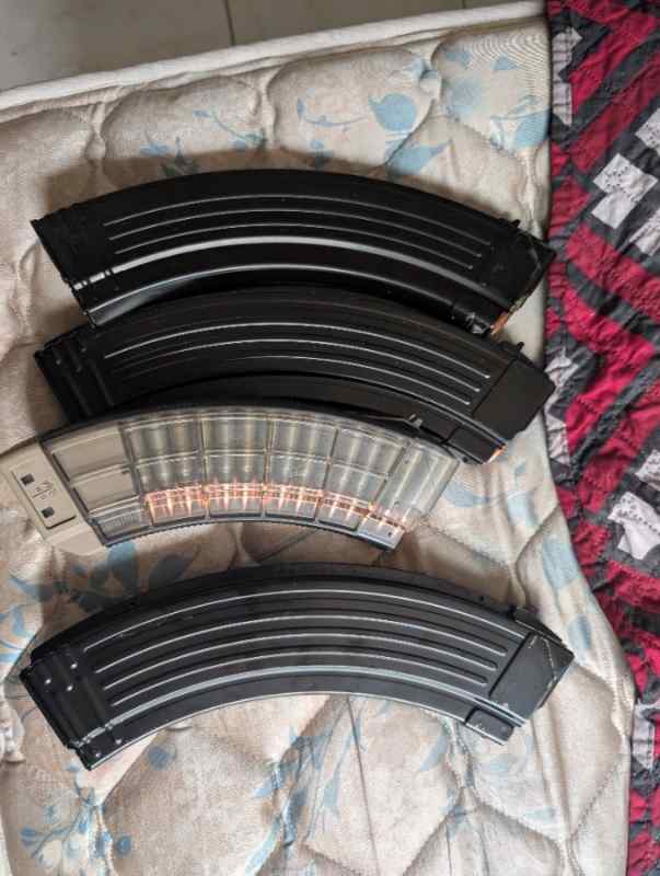 3 KCI 40 round AK mags and 1 30 round US Palm mag