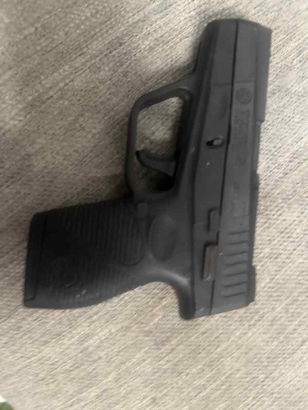 Taurus PT709 slim 9mm