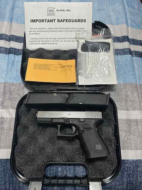 Glock 19 Gen 4 Like New