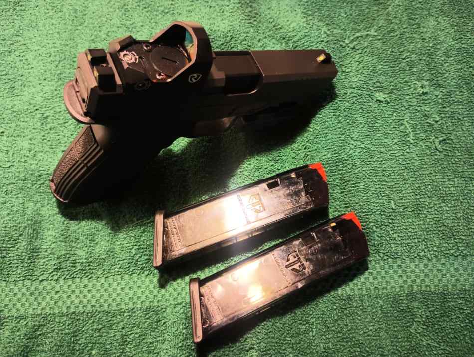 Glock G19X pistol 9mm / Full custom build