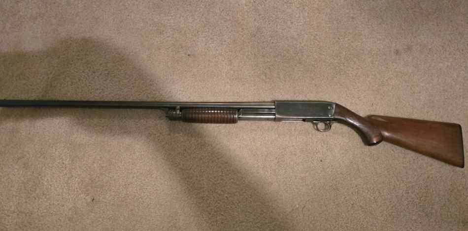 Vintage Ithica model 37 featherweight 12 guage